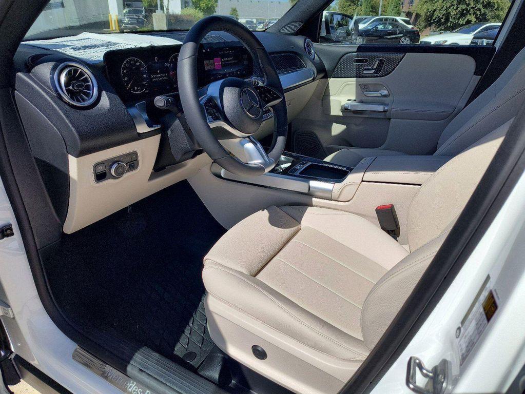 new 2025 Mercedes-Benz GLB 250 car, priced at $50,665