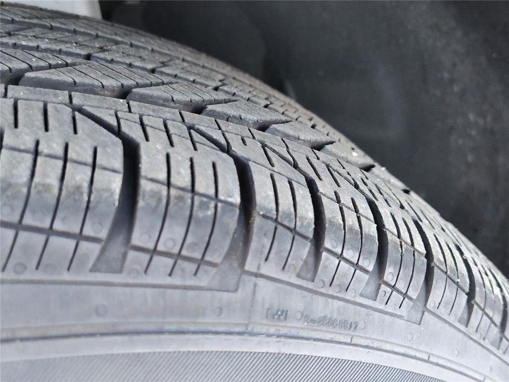 new 2025 Mercedes-Benz GLC 300 car, priced at $56,585