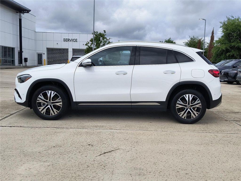 new 2025 Mercedes-Benz GLA 250 car, priced at $46,205