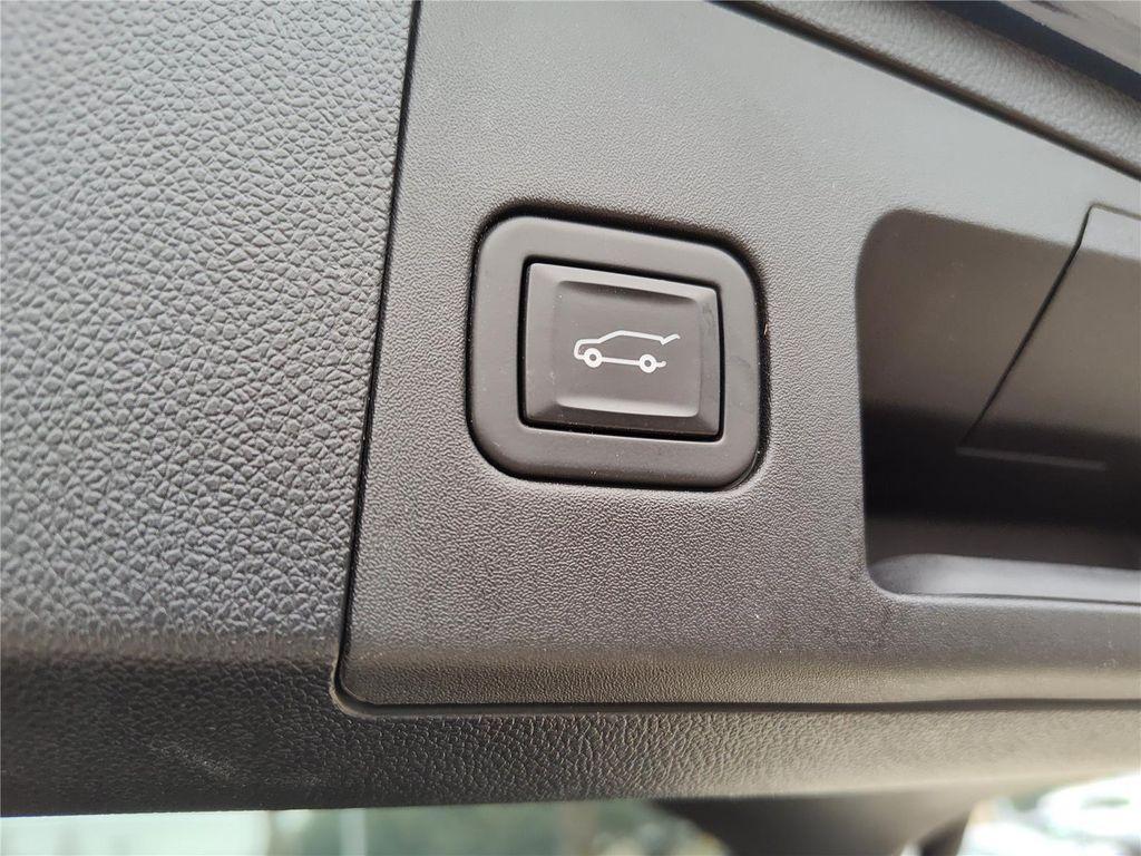 used 2020 Cadillac XT4 car, priced at $23,470