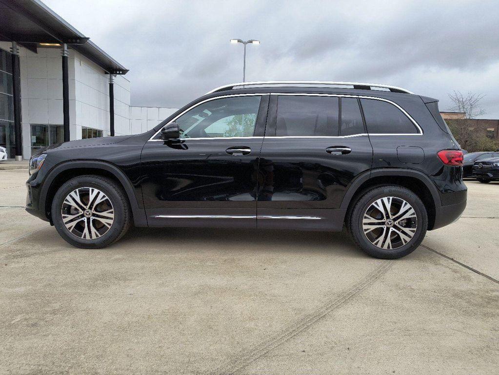 new 2024 Mercedes-Benz GLB 250 car, priced at $45,800