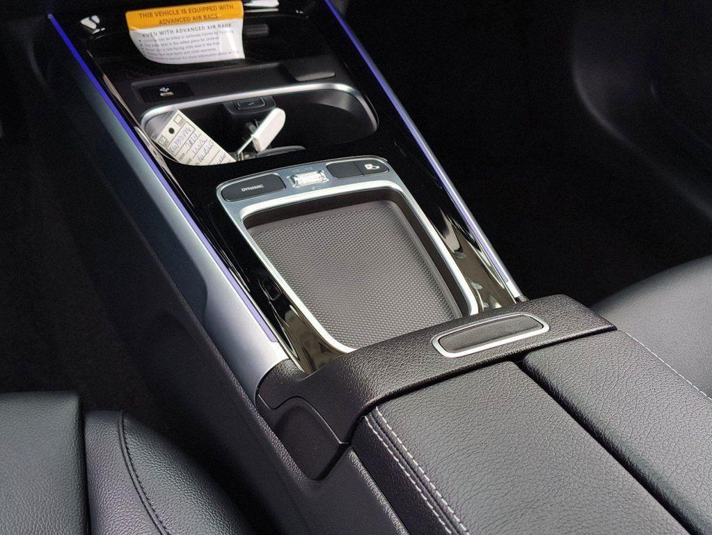 new 2024 Mercedes-Benz GLB 250 car, priced at $45,800