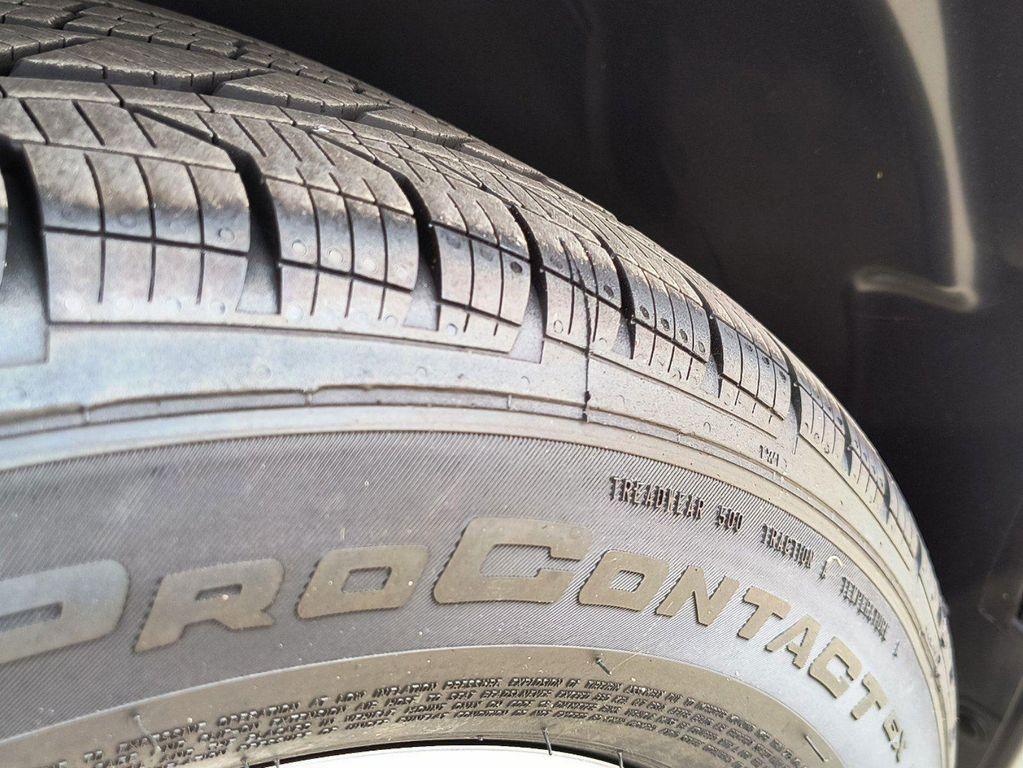 new 2024 Mercedes-Benz GLB 250 car, priced at $45,800