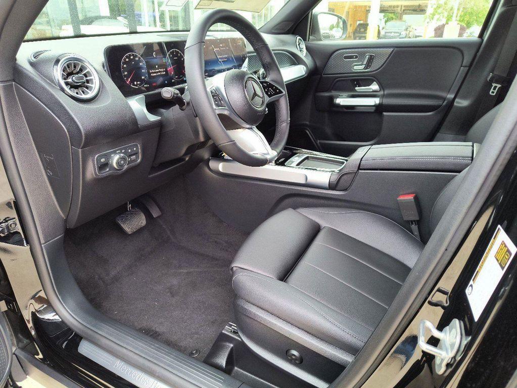 new 2024 Mercedes-Benz GLB 250 car, priced at $45,800