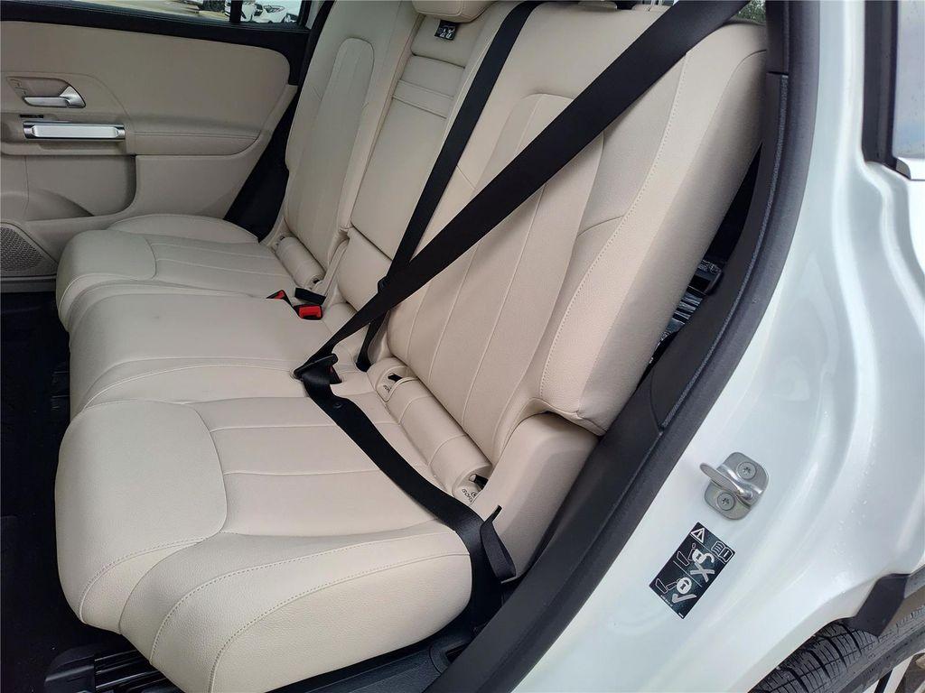 new 2025 Mercedes-Benz GLB 250 car, priced at $49,580