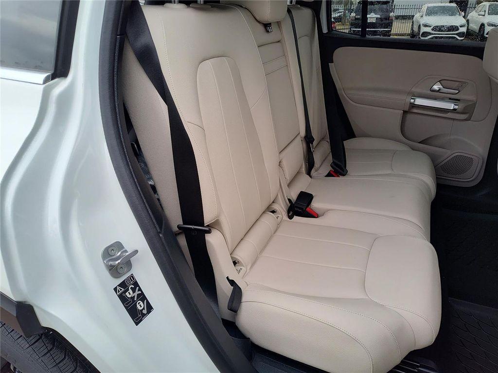 new 2025 Mercedes-Benz GLB 250 car, priced at $49,580