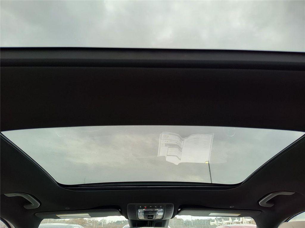 new 2025 Mercedes-Benz GLB 250 car, priced at $49,580