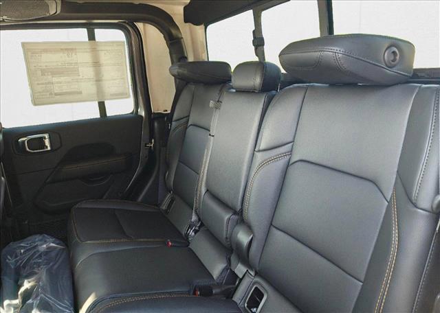 new 2025 Jeep Gladiator car, priced at $40,250