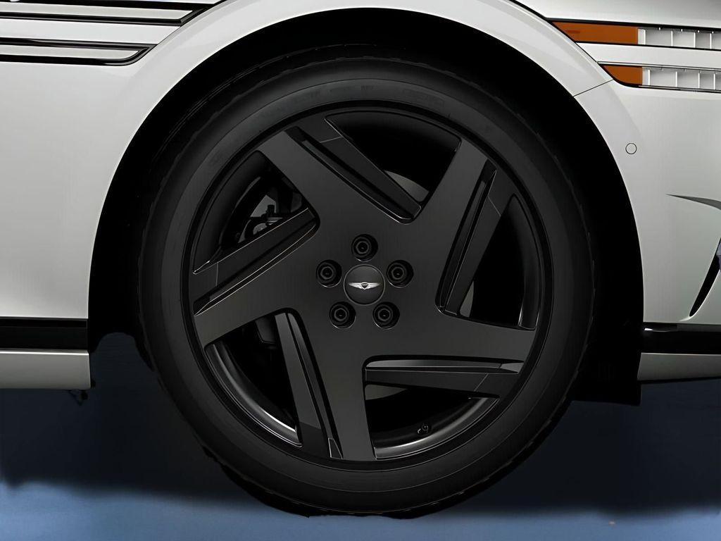 new 2026 Genesis G90 car, priced at $108,295