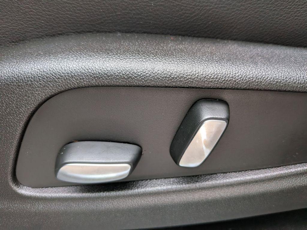 used 2025 Cadillac XT6 car, priced at $44,495