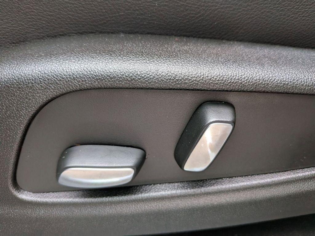 used 2025 Cadillac XT6 car, priced at $44,495