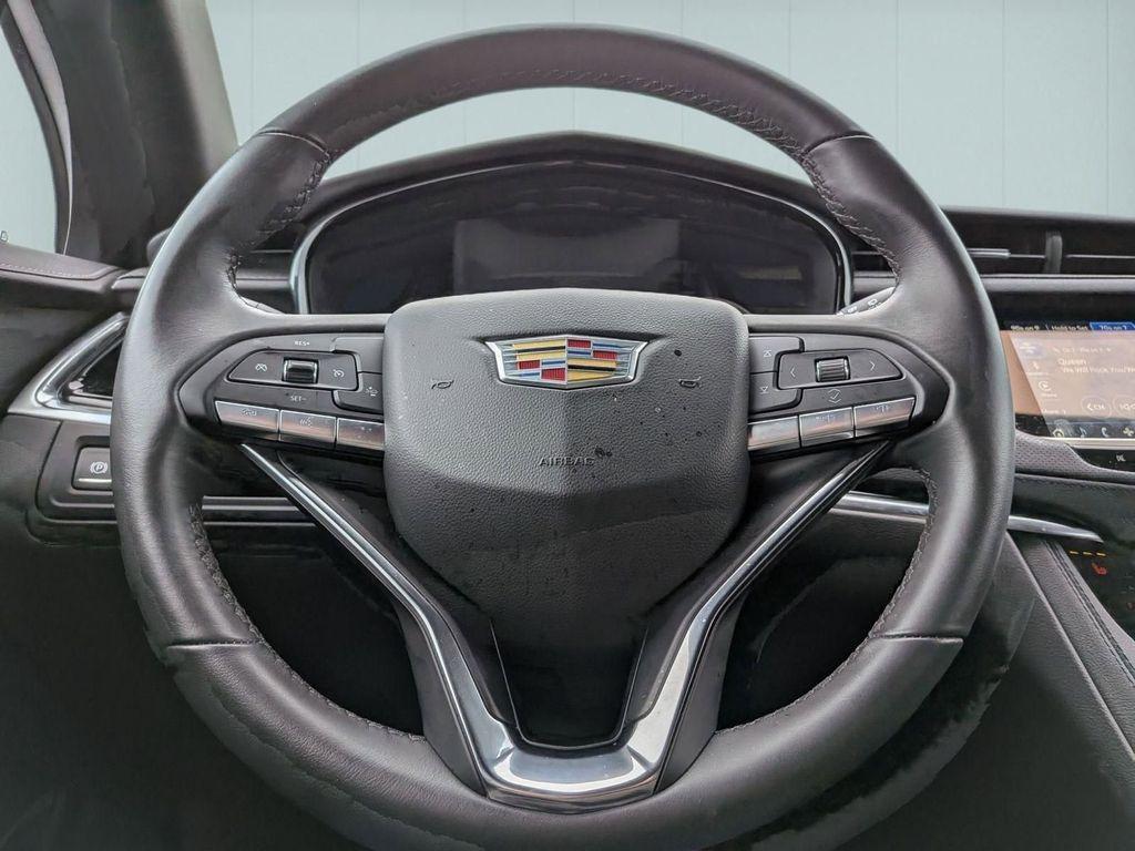 used 2025 Cadillac XT6 car, priced at $44,495