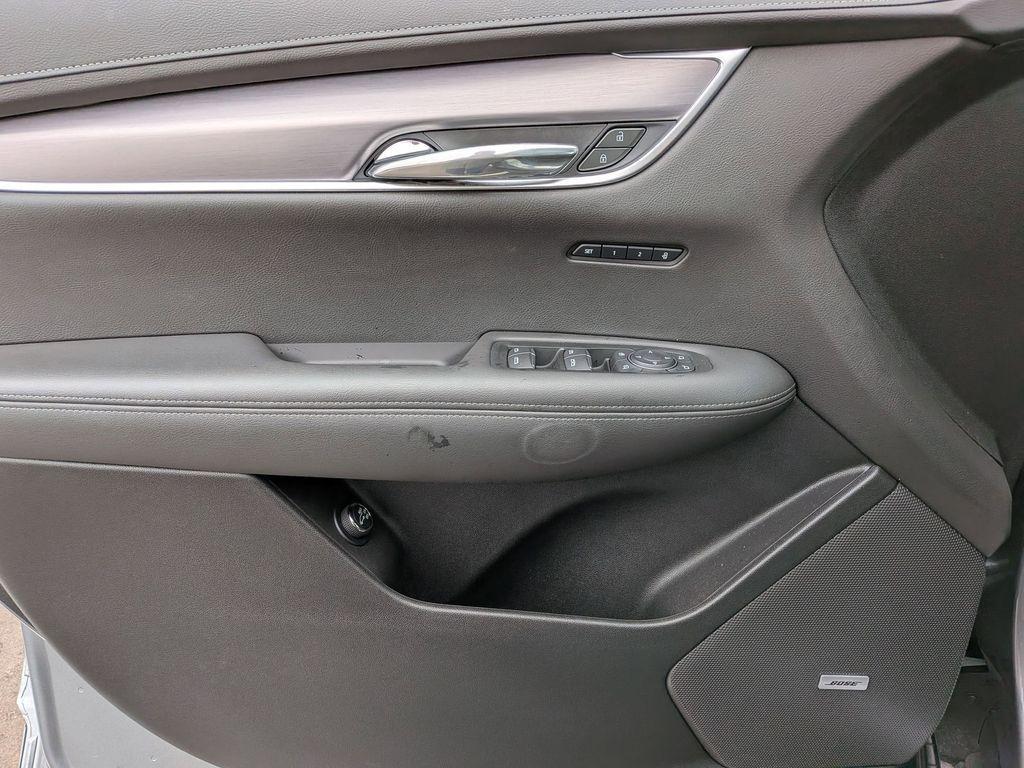 used 2025 Cadillac XT6 car, priced at $44,495