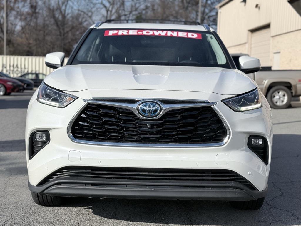 used 2021 Toyota Highlander Hybrid car, priced at $29,998