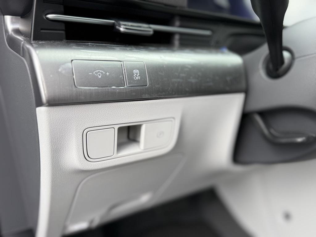 new 2025 Hyundai Kona EV car, priced at $38,431
