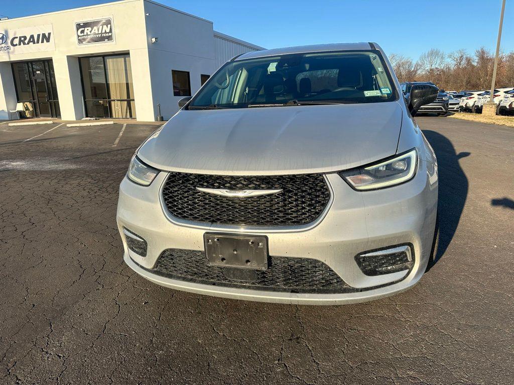 used 2024 Chrysler Pacifica car, priced at $25,324