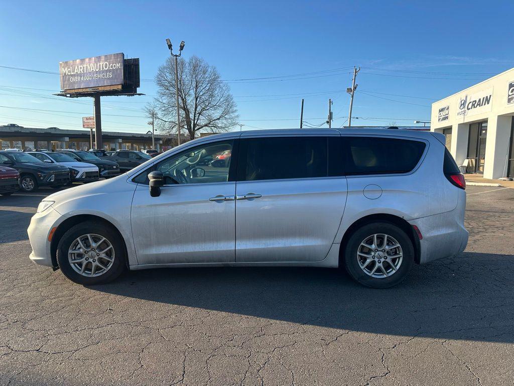 used 2024 Chrysler Pacifica car, priced at $25,324