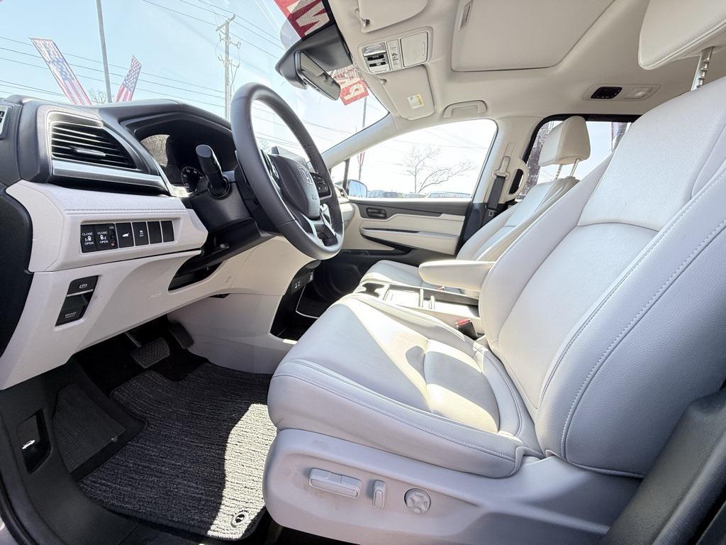used 2025 Honda Odyssey car, priced at $41,539