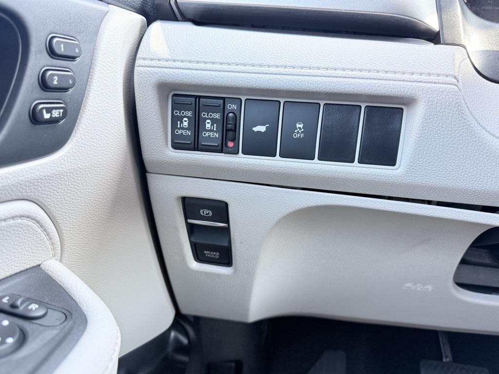 used 2025 Honda Odyssey car, priced at $41,539