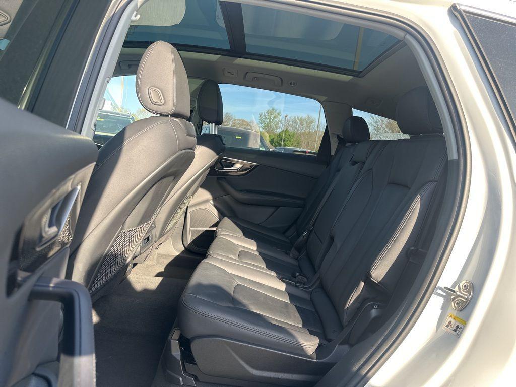 used 2024 Audi Q7 car, priced at $37,199