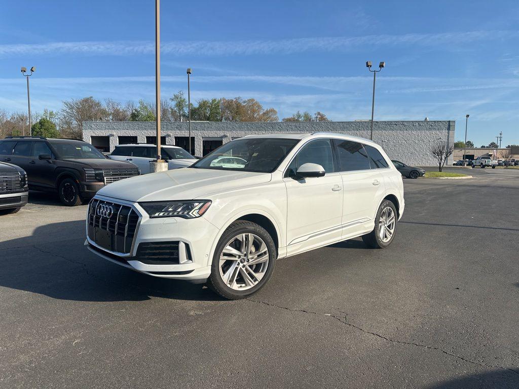used 2024 Audi Q7 car, priced at $37,199