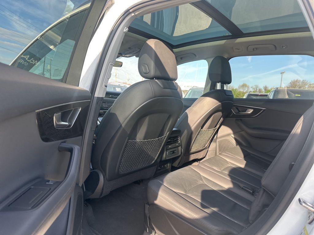 used 2024 Audi Q7 car, priced at $37,199