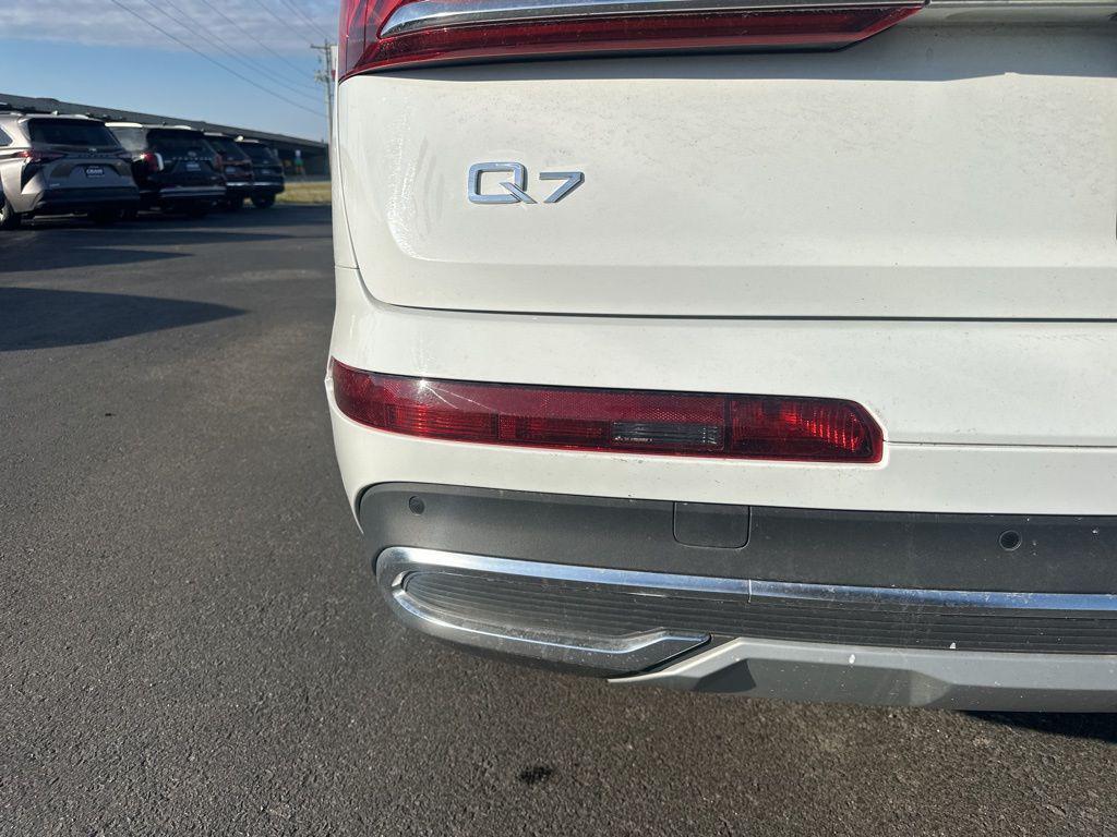 used 2024 Audi Q7 car, priced at $37,199