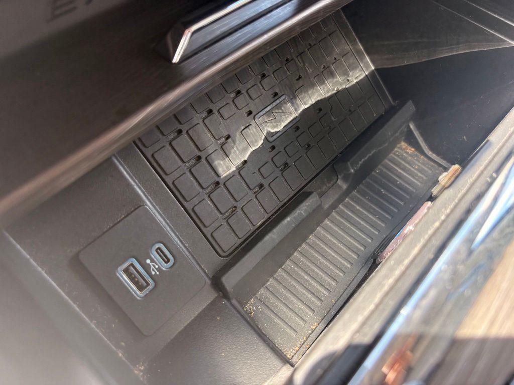 used 2024 Ford Expedition car, priced at $45,629
