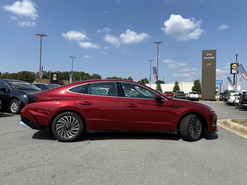 new 2025 Hyundai Sonata Hybrid car, priced at $32,836