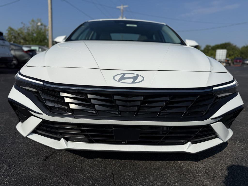 new 2025 Hyundai ELANTRA HEV car, priced at $28,348