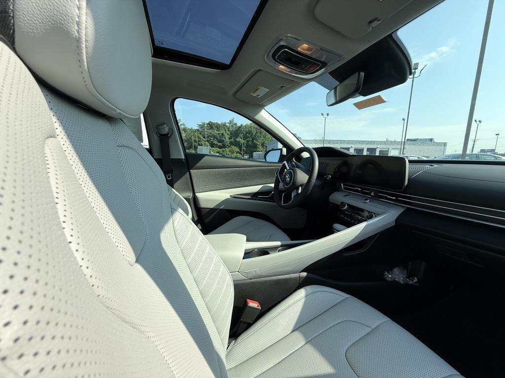 new 2025 Hyundai ELANTRA HEV car, priced at $28,348