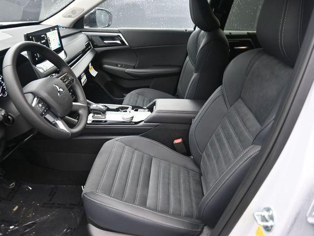 new 2025 Mitsubishi Outlander car, priced at $37,760
