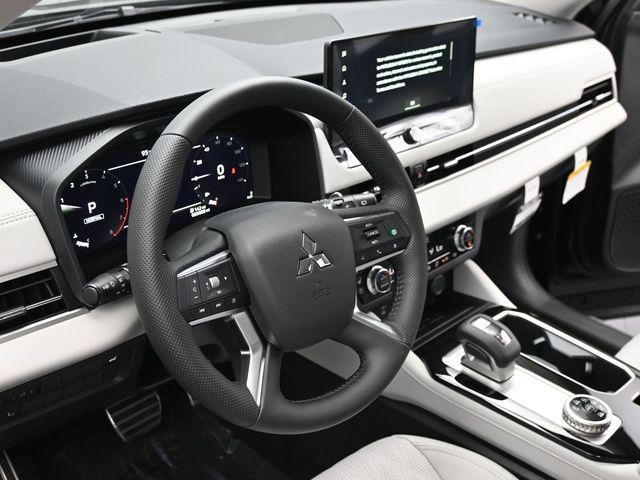 new 2025 Mitsubishi Outlander car, priced at $38,090