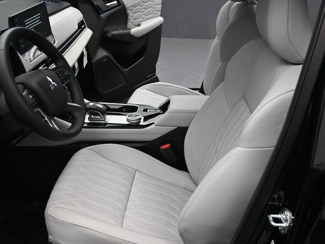 new 2025 Mitsubishi Outlander car, priced at $38,090