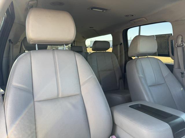 used 2008 Chevrolet Suburban car, priced at $8,000