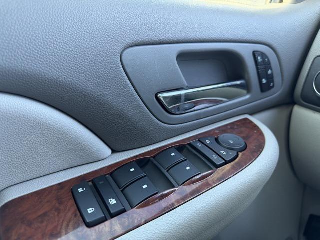 used 2008 Chevrolet Suburban car, priced at $8,000