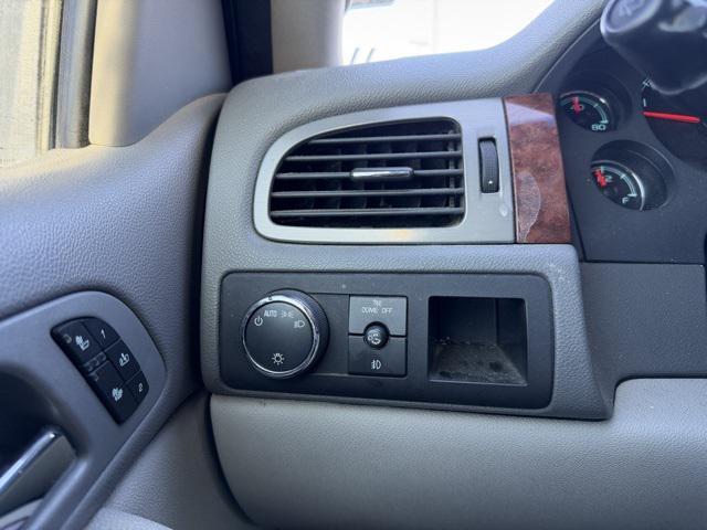 used 2008 Chevrolet Suburban car, priced at $8,000