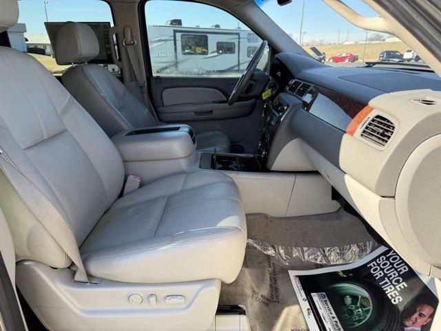 used 2008 Chevrolet Suburban car, priced at $8,000