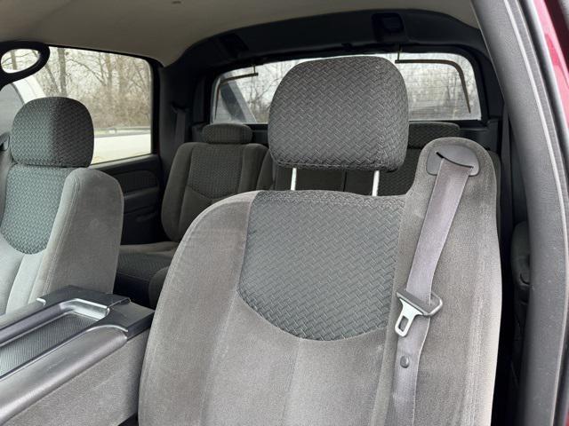 used 2004 Chevrolet Avalanche car, priced at $4,500