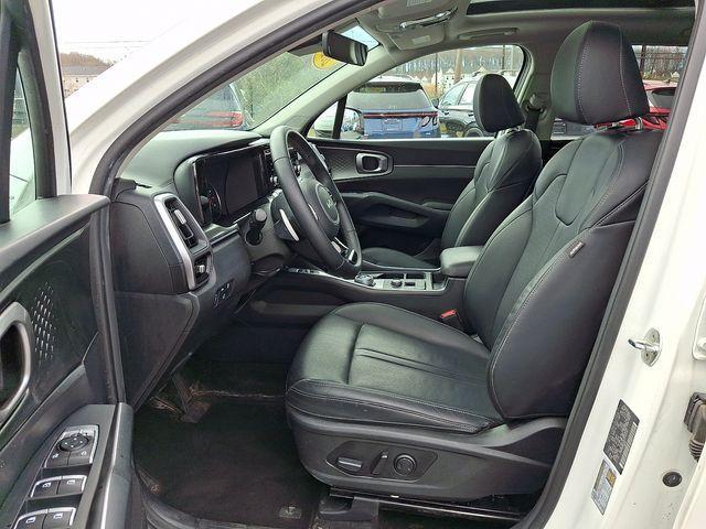 used 2023 Kia Sorento Hybrid car, priced at $26,664