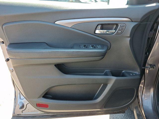 used 2020 Honda Pilot car, priced at $26,015