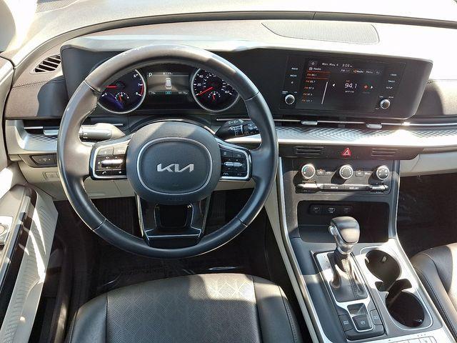 used 2024 Kia Carnival car, priced at $30,489