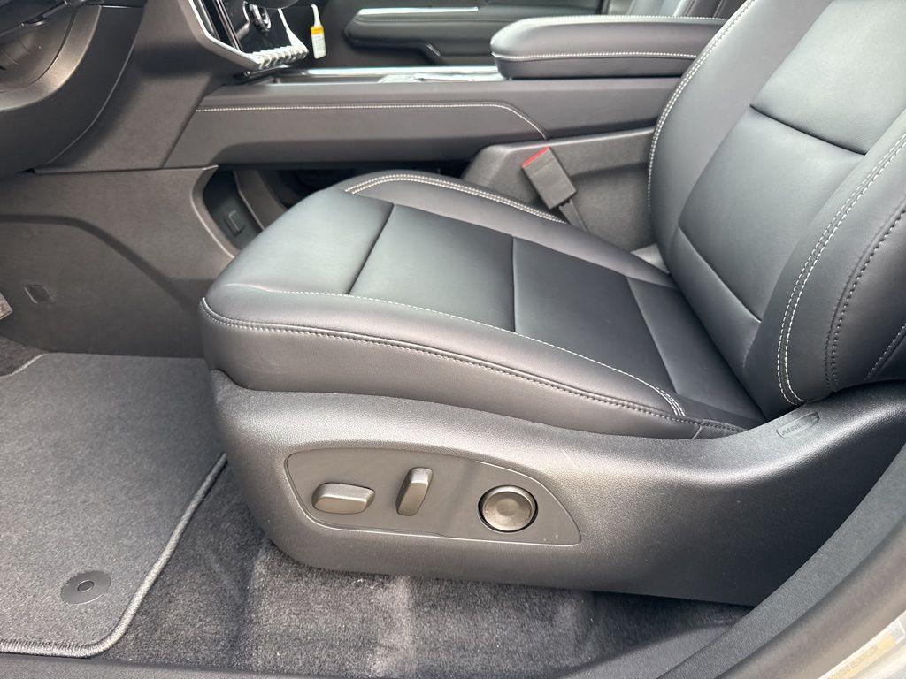 new 2026 GMC Acadia car, priced at $51,620