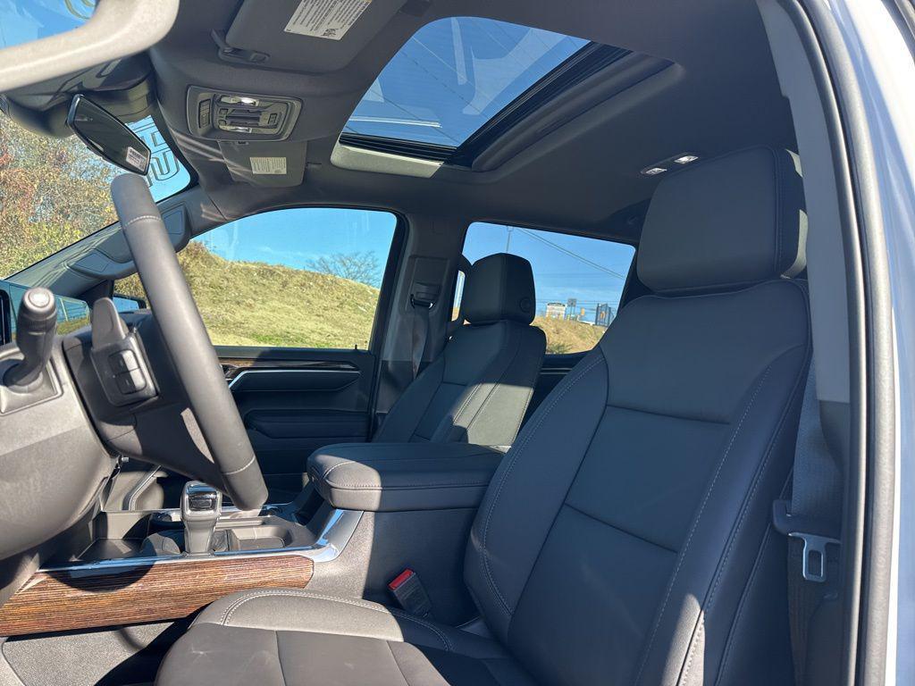 new 2025 GMC Sierra 1500 car, priced at $58,180