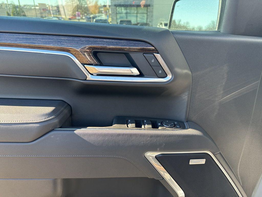 new 2025 GMC Sierra 1500 car, priced at $58,180