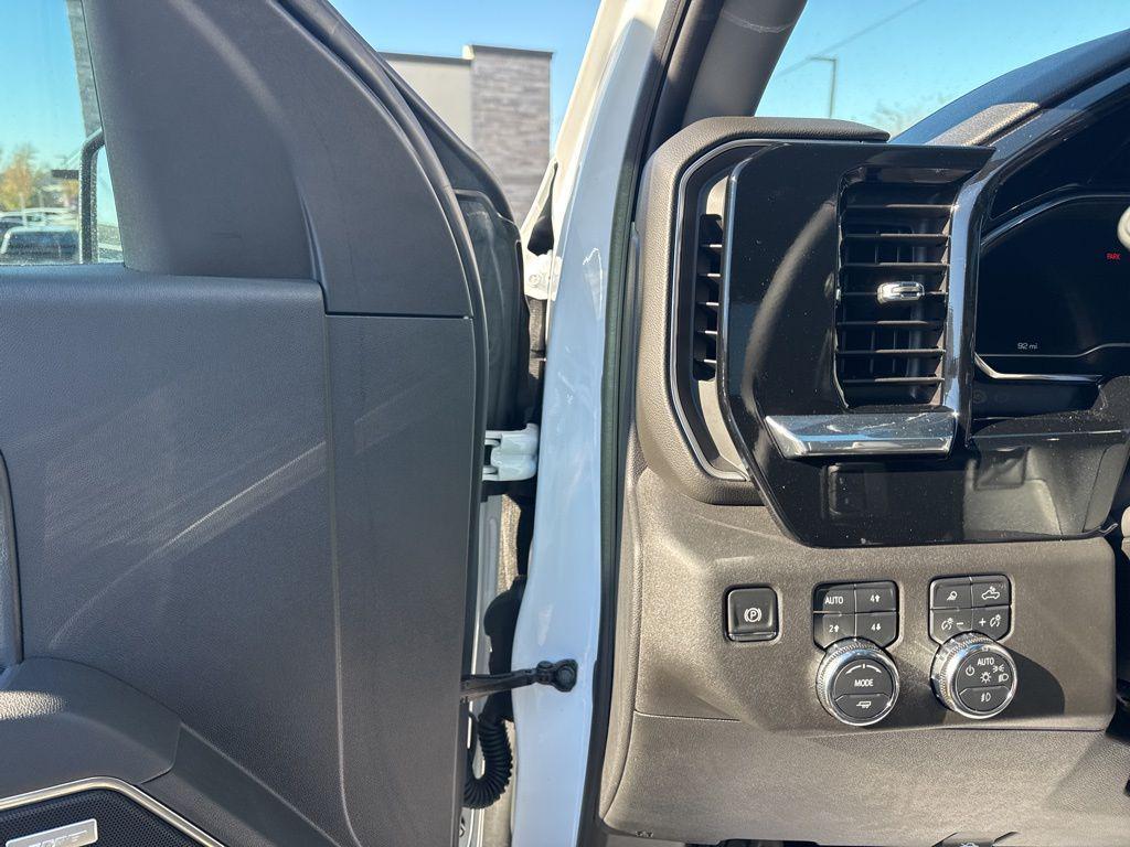 new 2025 GMC Sierra 1500 car, priced at $58,180