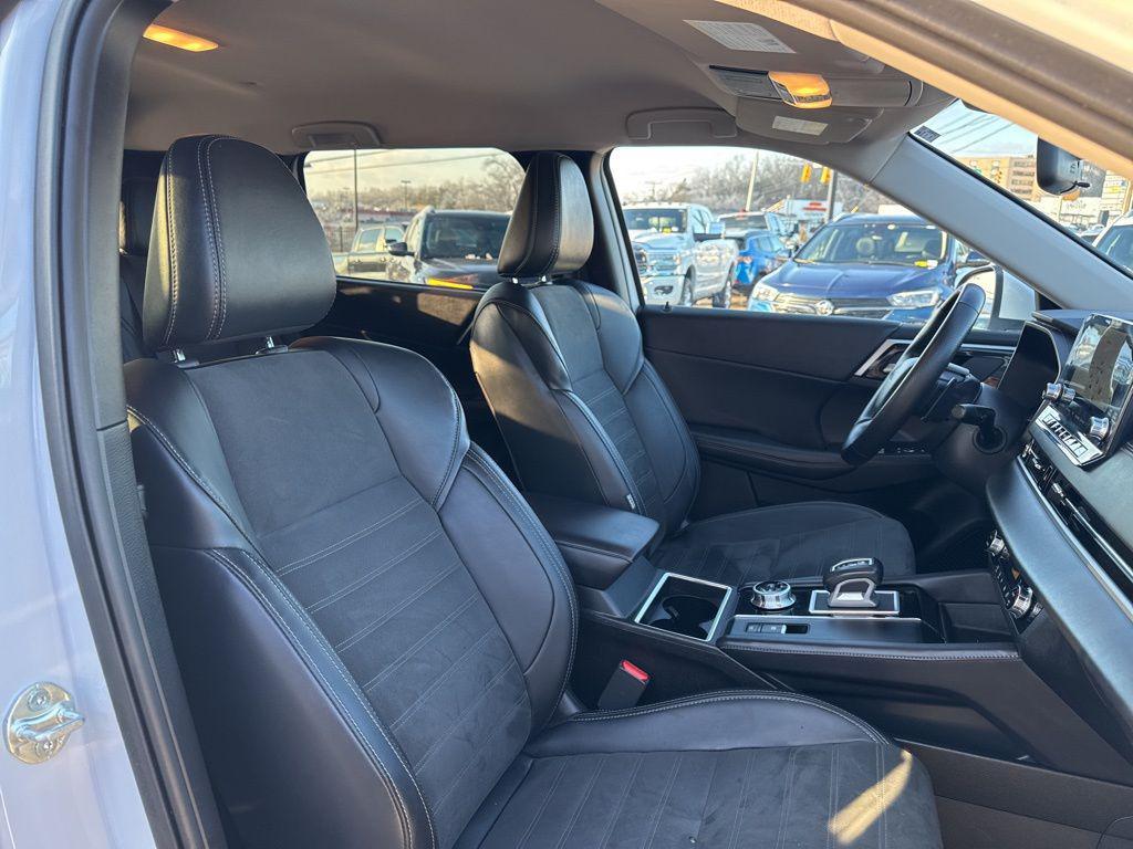 used 2024 Mitsubishi Outlander car, priced at $21,106