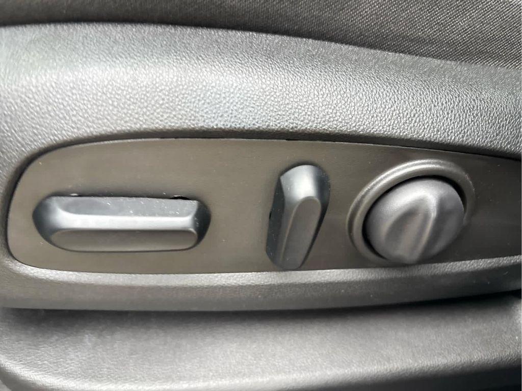 used 2023 Chevrolet Equinox car, priced at $21,637