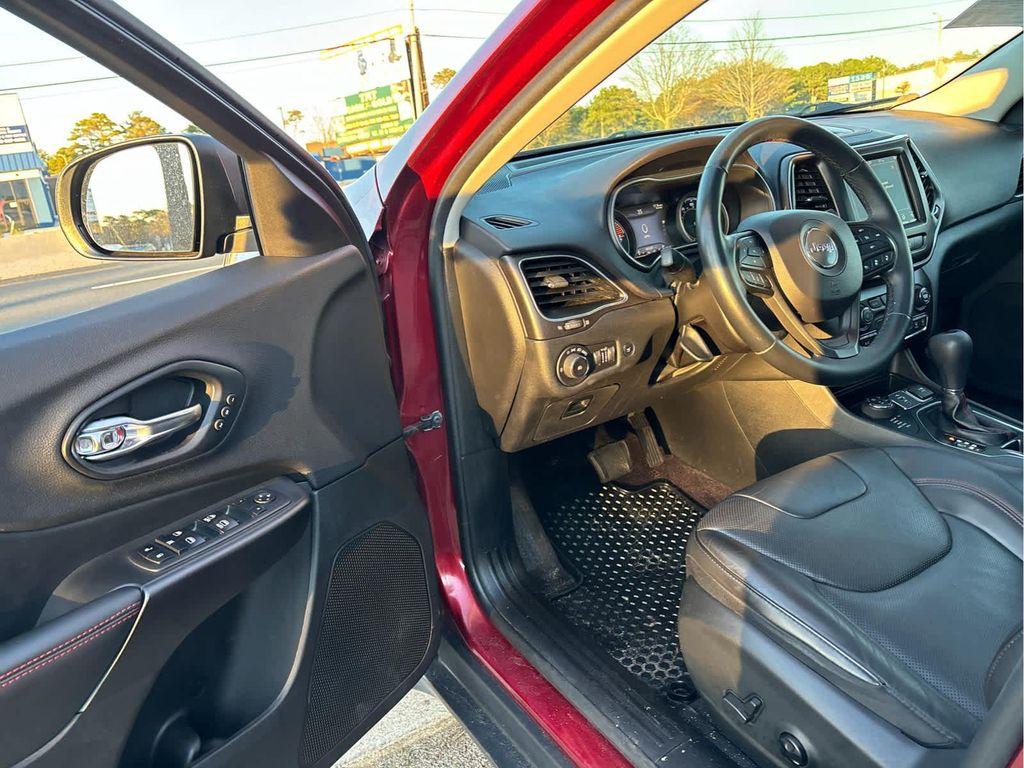 used 2019 Jeep Cherokee car, priced at $14,537