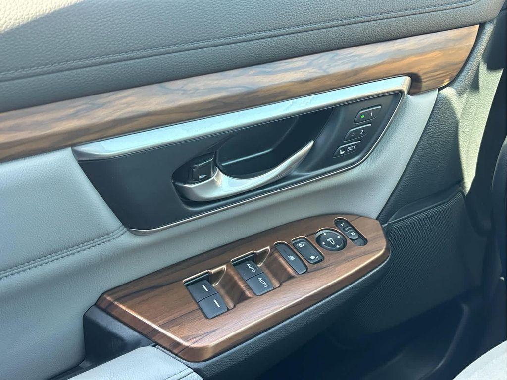 used 2022 Honda CR-V Hybrid car, priced at $27,686